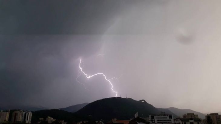 BRAȘOV. Atenție, furtuni! 1 furtuna1_241448.jpg
