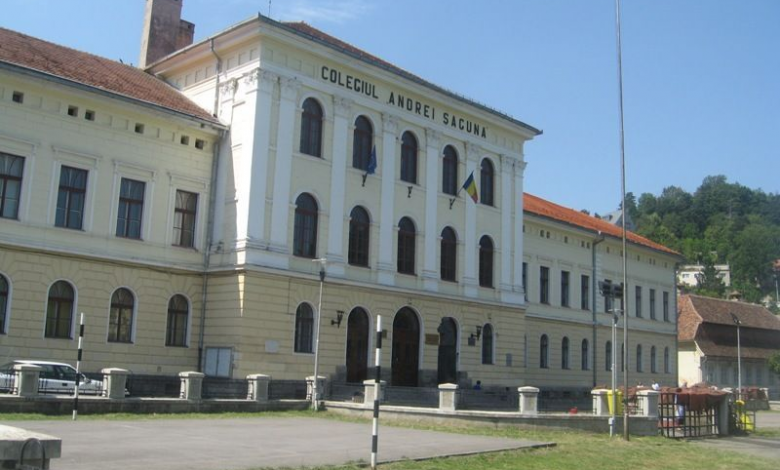 BRAȘOV. Doi profesori de la Șaguna despre începerea școlii: Va fi probabil un fel de cârpeală 1 img-0523.jpg