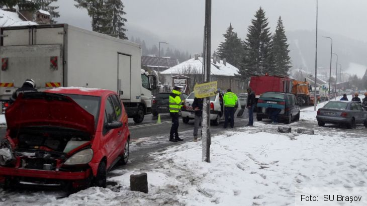 BRAŞOV. ULTIMA ORĂ. Accident între două autoturisme, pe DN 1, la Predeal (FOTO) 1 IMG-20171030-WA0005_243163.jpg