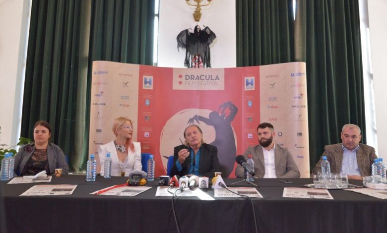 BRAȘOV. Actorii Armand Assante și Răzvan Vasilescu, împreună la... Dracula Film Festival 1 armand-anssante-primariabv-andreipaulfoto5.jpg