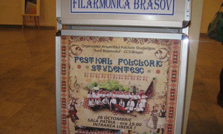 BRAȘOV. Festival folcloric studenţesc 1 folclorstudenti.jpg