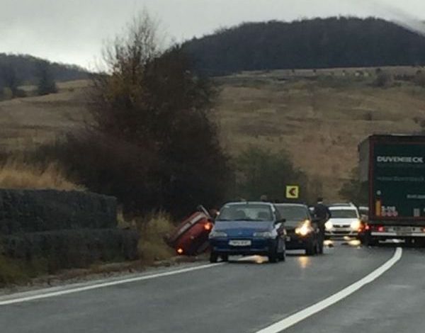 BRAȘOV. Peste 20 de accidente rutiere grave și 7 persoane decedate, în 2017, în zona Făgărașului 1 img-20171028-wa0022.jpg