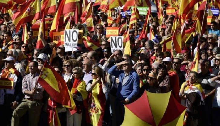 Mii de persoane demonstrează la Madrid pentru unitatea Spaniei 1 madrid_7.jpg
