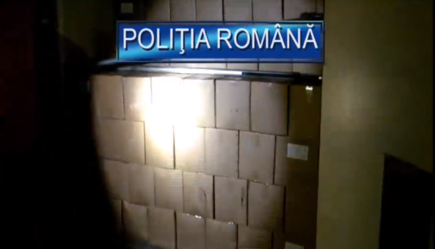 Un TIR încărcat cu țigări de contrabandă în valoare de 3 milioane de lei a fost indisponibilizat de polițiști, alături de marfă 1 tigaritir_2.png