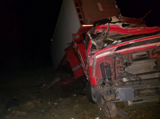 Un TIR care transporta bovine s-a răsturnat în Pasul Tihuța 1 tir_2.png