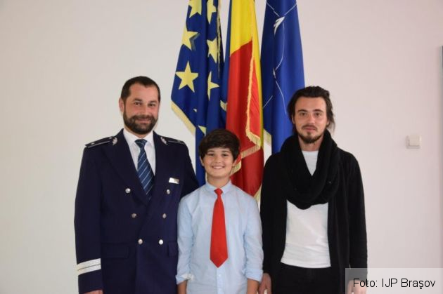 BRAŞOV. Aşa tată, aşa fiu! Băieţelul unui poliţist din Săcele a restituit portofelul cu bani găsit într-un magazin (FOTO) 1 DSC_0056_243389.jpg