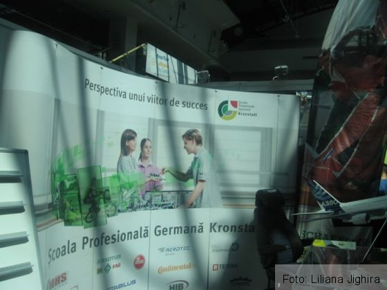 BRAȘOV. Companiile germane au stopat extinderea din lipsă de angajați calificați 1 Scoala Prof Kronstadt stand_244172.jpg