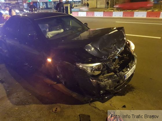 Update. BRAŞOV. Neasigurarea la schimbarea benzii de mers, cauza accidentului de pe Calea Bucureşti. Conform Poliţiei, au fost şase victime 1 accident calea bucuresti 5_244396.jpg