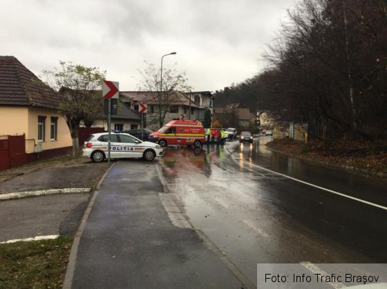 Update. BRAŞOV. O fetiţă de 7 ani şi o femeie de 59 de ani, rănite în accidentul de pe strada Carierei 1 accident carierei 2_244437.jpg