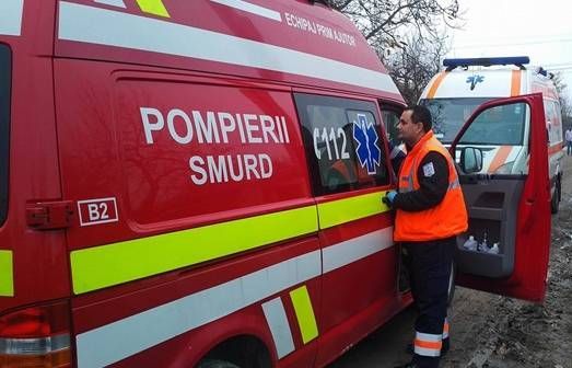 Trei muncitori au sfârșit îngropați de vii 1 accident-munca-.jpg