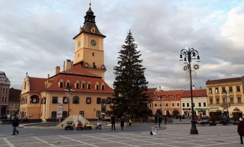 BRAȘOV. Legendara trupă Smokie va concerta lângă Bradul de Crăciun din Piața Sfatului 1 brad_6.jpg