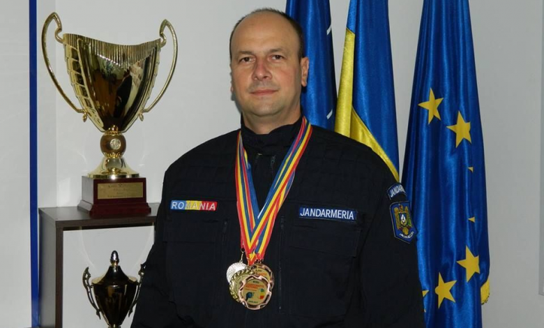 BRAŞOV. A făcut sport de performanţă aproape trei decenii, iar acum este jandarm şi antrenor de handbal 1 eugenciulei.jpg