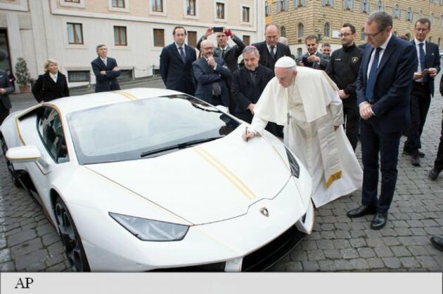Papa Francisc a primit cadou un bolid italian 1 papa lamborghini_243961.jpg