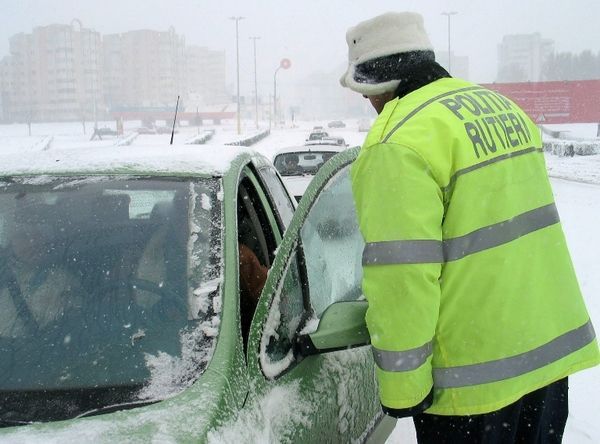 Pieton accidentat mortal, pe DN 6! Care este situația în trafic, la nivel național 1 politia-rutiera_4.jpg