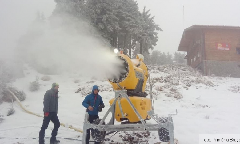 BRAŞOV. Au profitat de temperaturile scăzute şi au dat drumul la tunuri! 1 prima-zapada-artificiala.jpg