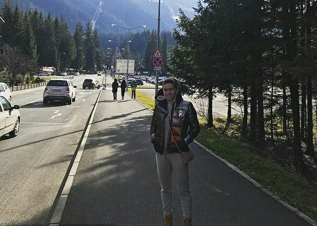 BRAȘOV. Simona Halep se află în Poiană!!! 1 simonahalep_30.jpg