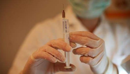 Un infirmier A UCIS peste 100 de pacienți!!! 1 siringa.jpg