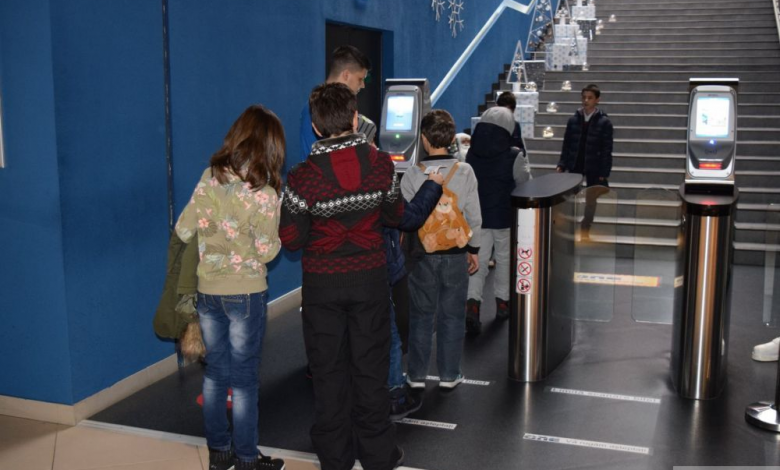 BRAŞOV. La film, poate pentru prima dată în viaţa lor 1 25395082-1556493137767718-11692152496386700-o.jpg