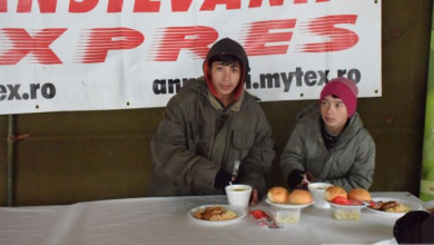 BRAŞOV. Ne puteţi ajuta să sporim o „Masă caldă pentru fiecare” 10 masacaldapentrufiecareziuadoi01_227972.JPG