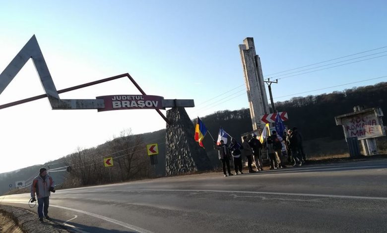 BRAȘOV. Protestatarii care merg pe jos de la Cluj la București au nevoie de ajutor 1 marscoruptiaucide.jpg