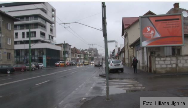 BRAȘOV. Panoul antivaccinare a fost dat jos, iar cel care l-a comandat trebuie să dea explicații 1 panouantivaccin1.jpg