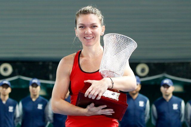 WTA Shenzhen. Simona Halep s-a impus și în finala de dublu 1 simona_58.jpg
