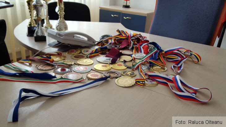 BRAŞOV. Un poliţist de la Secţia 1, câştigătorul a peste 130 de medalii, la competiţiile de karate (foto) 1 20180220_100455_247886.jpg