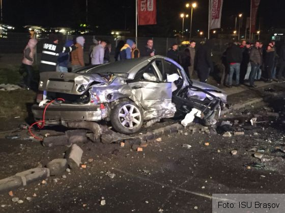 BRAȘOV. ULTIMA ORĂ. Accident cu o victimă încarcerată, pe Calea București (FOTO) 1 IMG-20180203-WA0003_247217.jpg