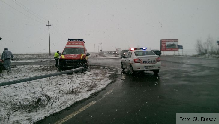 BRAȘOV. ULTIMA ORĂ. Autospecială SMURD implicată într-un accident rutier! Trei paramedici au fost răniți (FOTO) Update: Cum s-a produs evenimentul rutier 1 IMG-20180224-WA0004_248067.jpg