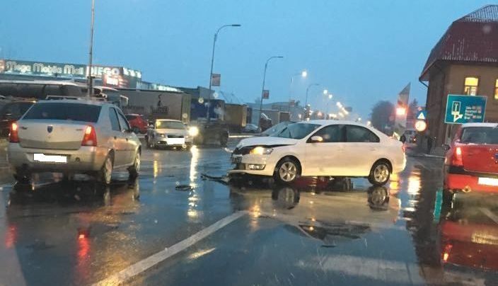 BRAȘOV. Accident în Bartolomeu! - FOTO 1 accidentbartolomeu_5.jpg