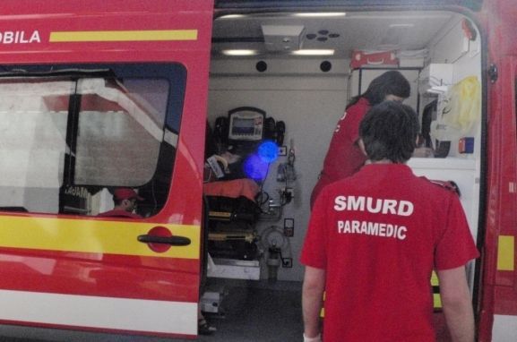 BRAȘOV. Accident cu trei victime pe DN1, la Perșani. Update: O singură persoană transportată la spital 1 ambulanta2_3.jpg