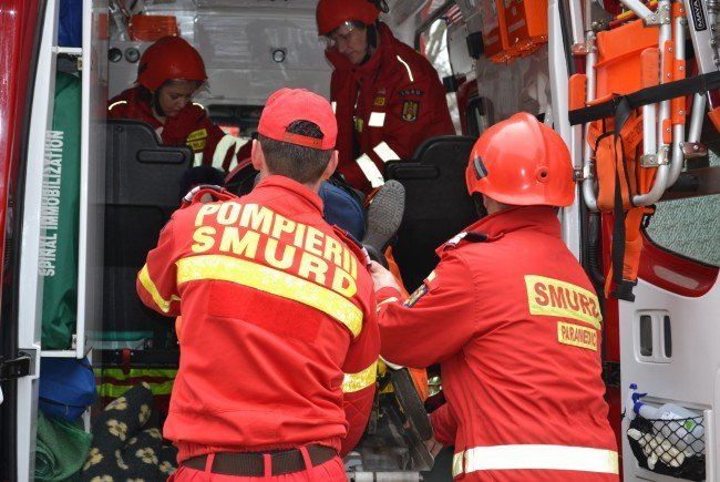 Accident pe DN7. Un mort și patru răniți 1 ambulanta3_2.jpg