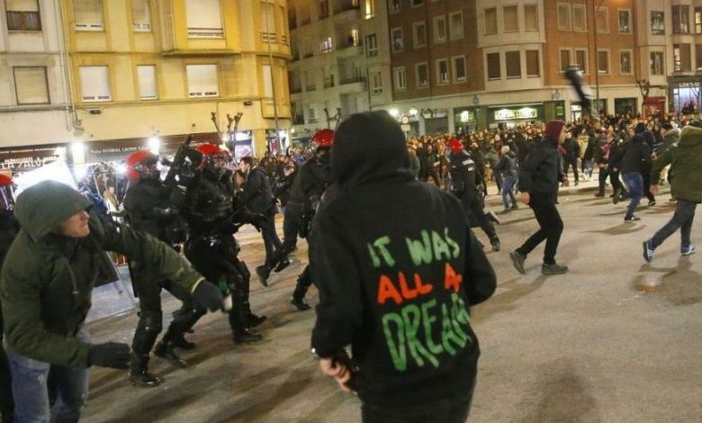 Un polițist A MURIT!!! Violențe provocate de fani huligani!!! 1 bilbao_2.jpg