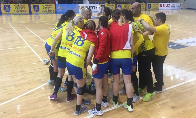 BRAȘOV. Șansa revanșei. Corona, meci pe teren propriu în sferturile Cupei României la handbal feminin 1 handb.jpg