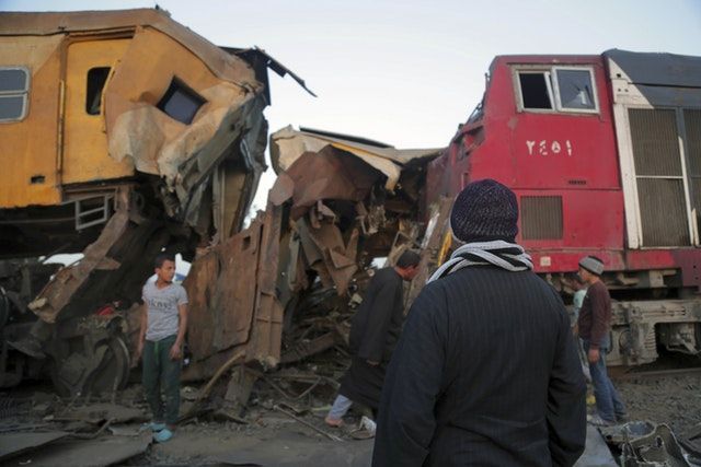 Două trenuri s-au ciocnit frontal. Cel puțin 15 morți 1 tren_25.jpg