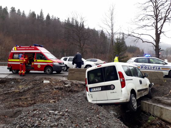 Accident cu două victime pe DN 1, la ieșire din Predeal spre Sinaia (update FOTO) 1 IMG-20180318-WA0017_248998.jpg