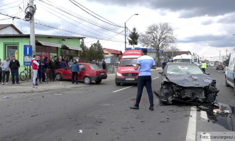 BRAŞOVENI răniţi într-un carambol între patru autoturisme (FOTO) 1 accidentmaracineni.jpg