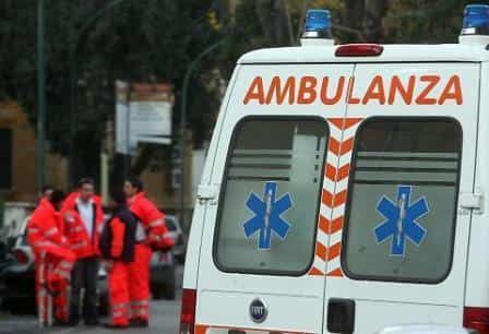 Un muncitor român s-a prăbușit de la zece metri înălțime 1 ambulanza_2.jpg