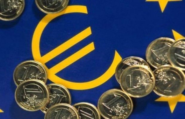 UE. Deficit al balanței comerciale de 20,3 miliarde euro, înregistrat în luna ianuarie 2018 1 euro_22.jpg