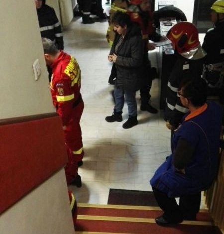 A căzut cu liftul trei etaje, într-o clădire din Bucureşti 1 liftcazut.jpg
