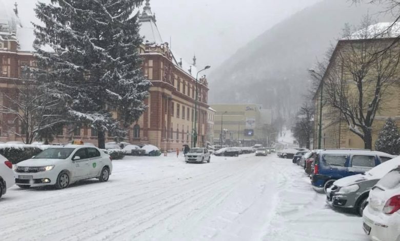 BRAȘOV. Se poate schia în condiții perfecte în centrul orașului!!!... 1 prefectura_5.jpg