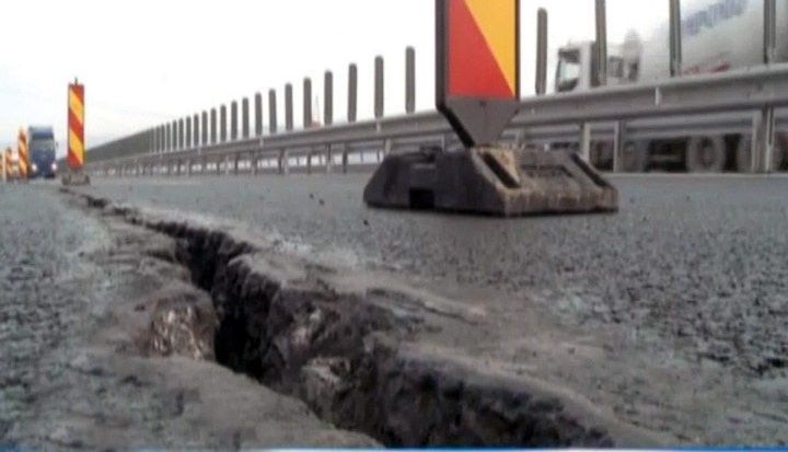 BRAȘOV. Peste 4.300 mp de gropi pe DN 1 și DN 11, plombate într-o săptămână 1 sosea5.jpg