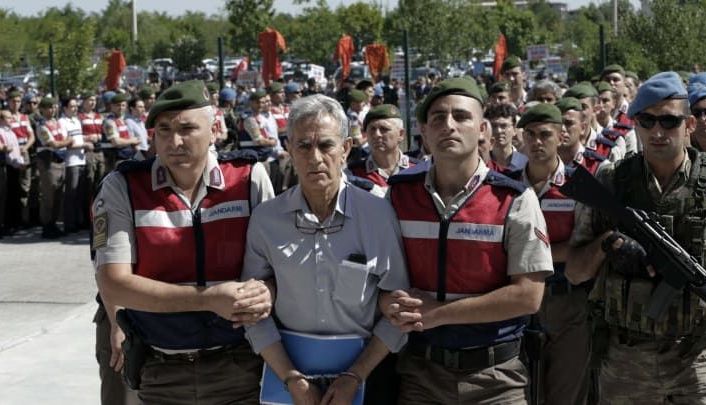 70 de soldaţi arestați în Turcia 1 turcia_18.jpg