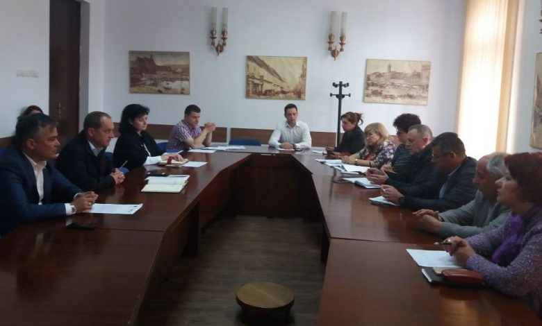 BRAŞOV. Mai multe sortimente de produse date elevilor prin programul „Cornul şi laptele” 1 20180424-111800.jpg