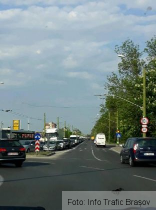 BRAȘOV - UPDATE. Accident produs de o șoferiță, pe podul spre Triaj! 1 accident pod 2_250820.jpg