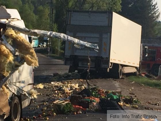 Camion cu numere de BRAȘOV, implicat într-un accident rutier soldat cu un mort, pe DN 11 (FOTO) 1 accident poiana sarata 2_250735.jpg