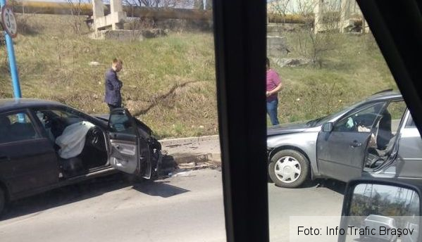 BRAŞOV. Accident cu două victime în zona Remat (FOTO) 1 accidentremat.jpg