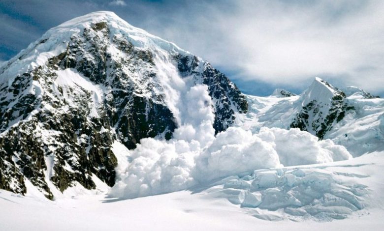 Risc mare de avalanșă în Munții Făgăraș și Bucegi 1 avalansa_14.jpg