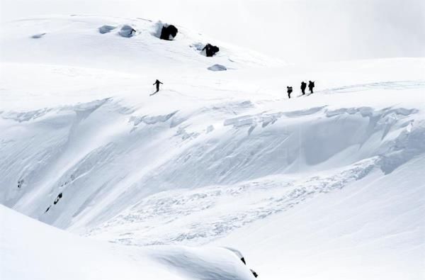 Trei schiori spanioli au murit, prinşi de o avanlanşă 1 avalansa_15.jpg