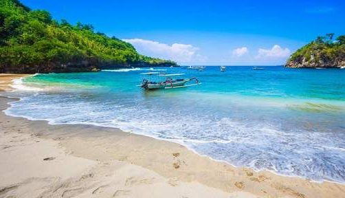 CE AVENTURĂ... Mama îl credea la școală, el era în Bali!!! 1 bali.jpg